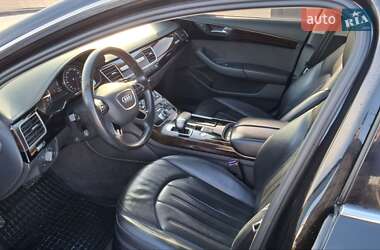 Седан Audi A8 2017 в Мукачево
