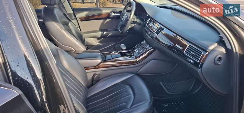Седан Audi A8 2017 в Мукачево