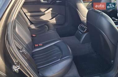 Седан Audi A8 2017 в Мукачево
