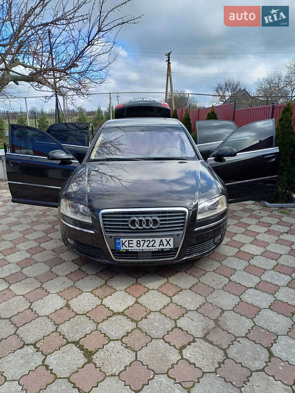 Седан Audi A8 2005 в Днепре