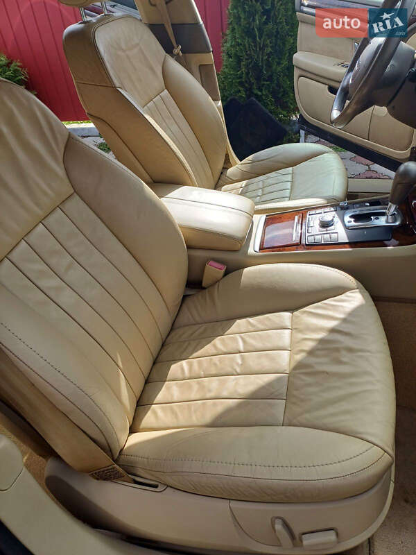 Седан Audi A8 2005 в Днепре