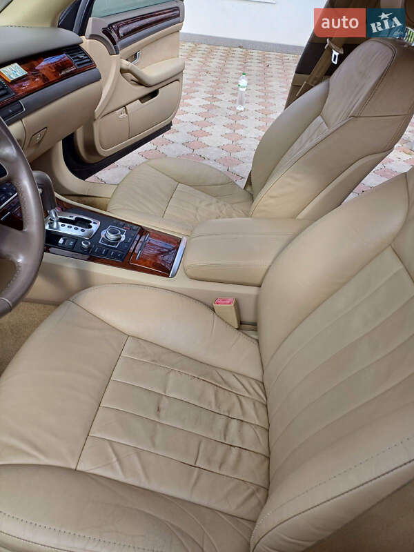 Седан Audi A8 2005 в Днепре