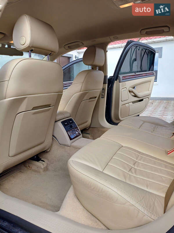 Седан Audi A8 2005 в Днепре