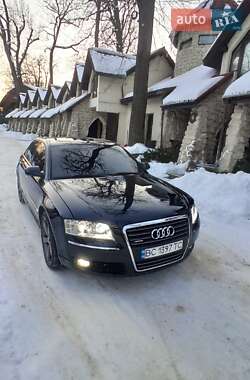 Audi A8  2004
