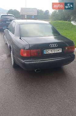 Audi A8  1998