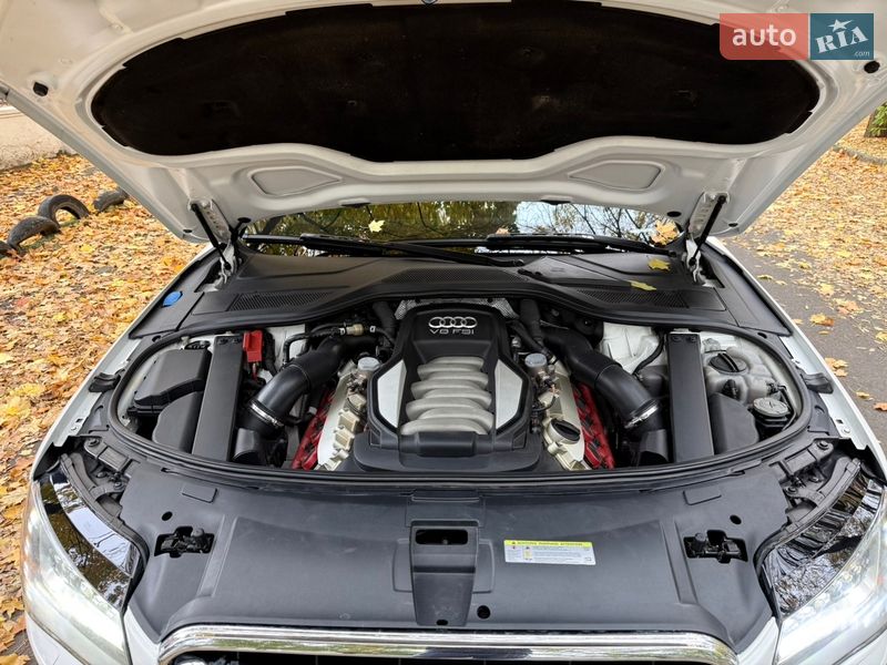 Седан Audi A8 2012 в Южноукраїнську