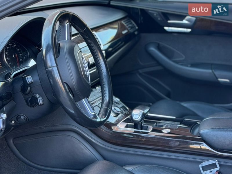Седан Audi A8 2015 в Києві