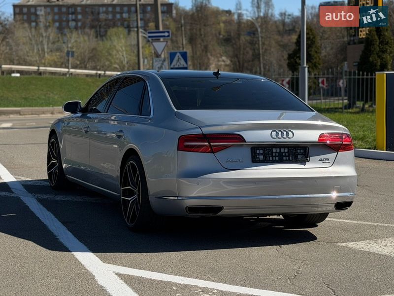 Седан Audi A8 2015 в Києві