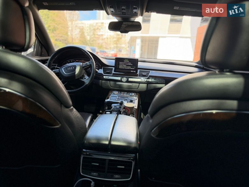 Седан Audi A8 2015 в Києві