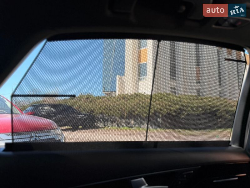 Седан Audi A8 2015 в Києві