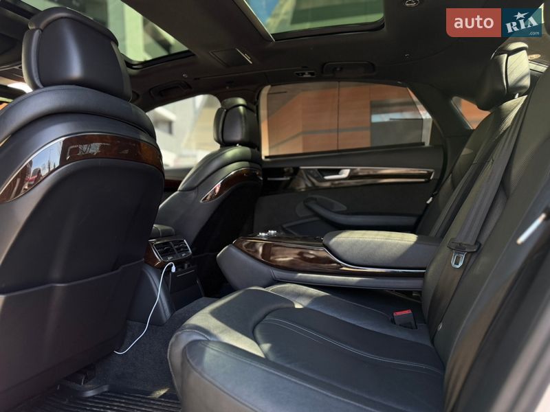 Седан Audi A8 2015 в Києві