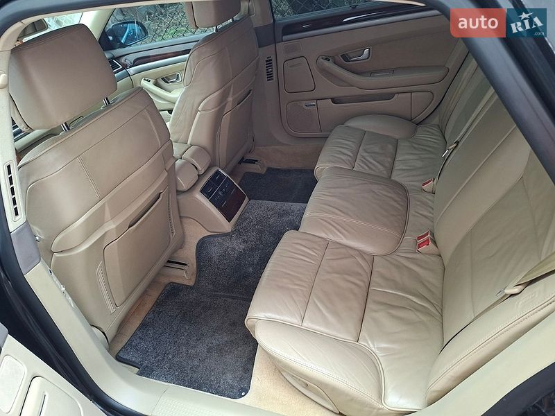 Седан Audi A8 2006 в Здолбуніві