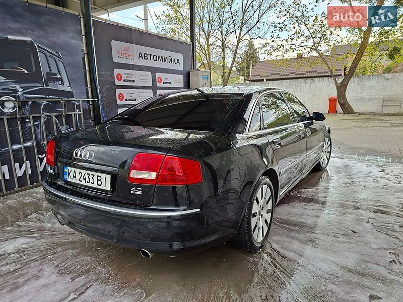 Седан Audi A8 2006 в Здолбуніві
