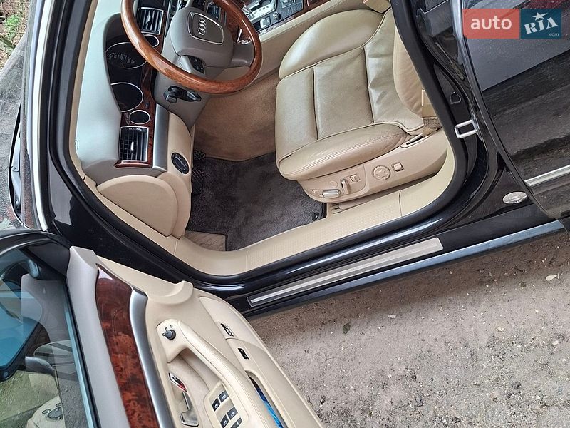 Седан Audi A8 2006 в Здолбуніві