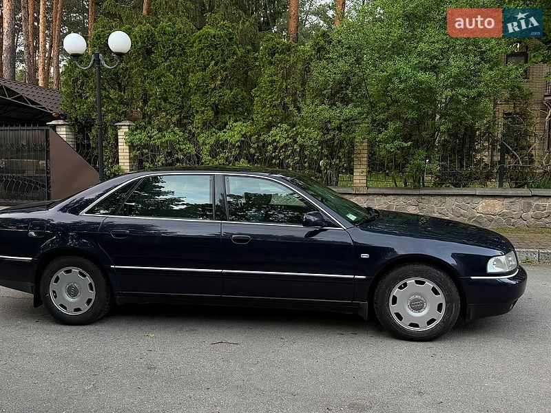 Седан Audi A8 2001 в Киеве