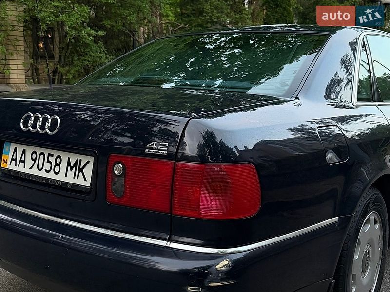 Седан Audi A8 2001 в Киеве