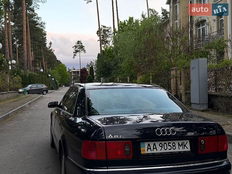Седан Audi A8 2001 в Киеве