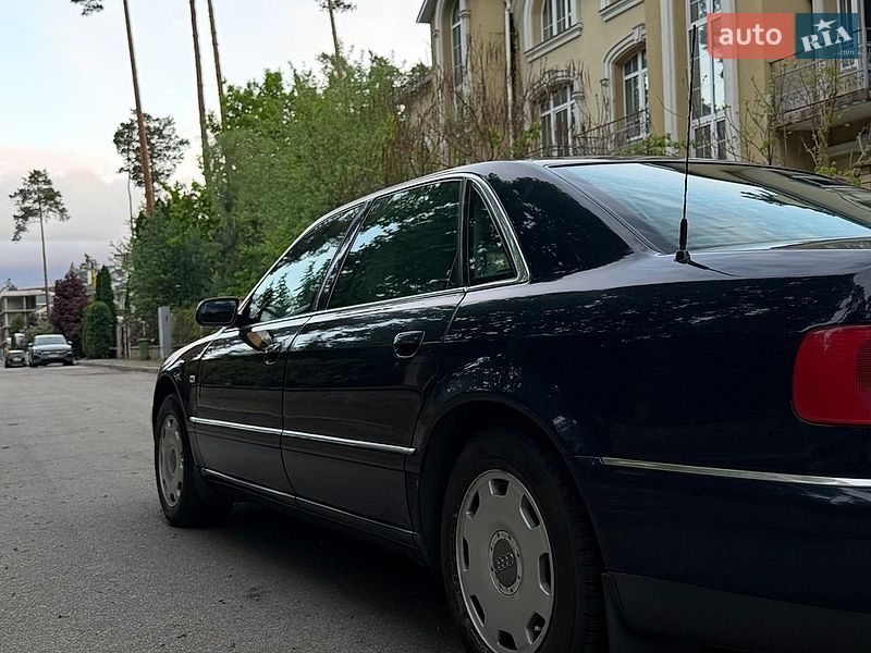 Седан Audi A8 2001 в Киеве