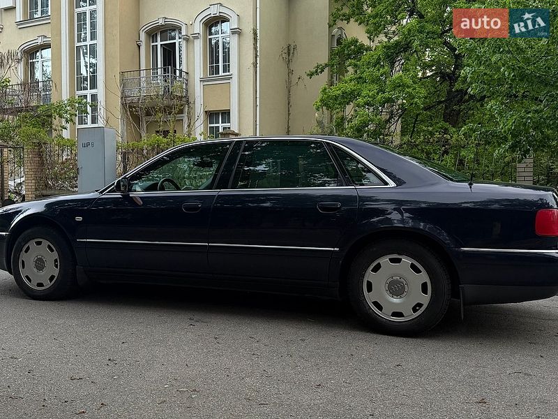 Седан Audi A8 2001 в Киеве