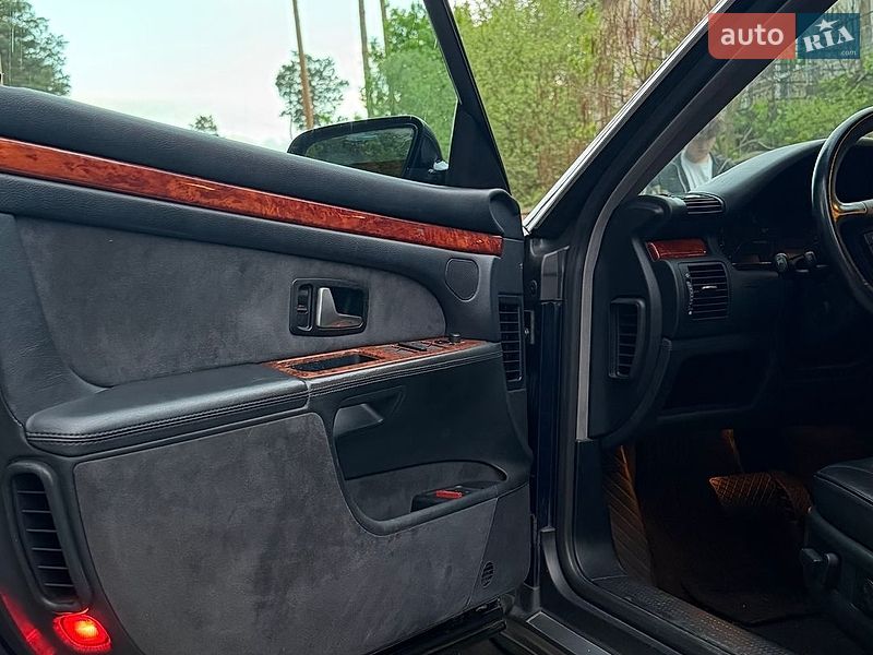 Седан Audi A8 2001 в Киеве