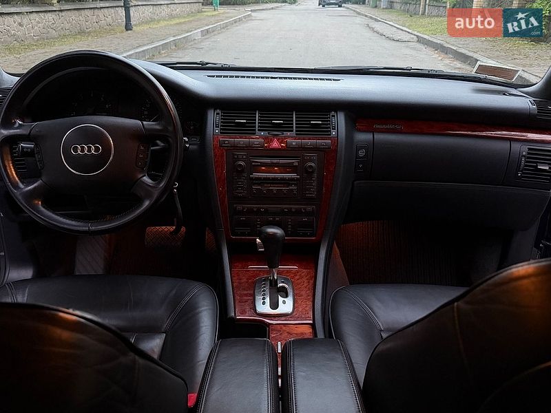 Седан Audi A8 2001 в Киеве