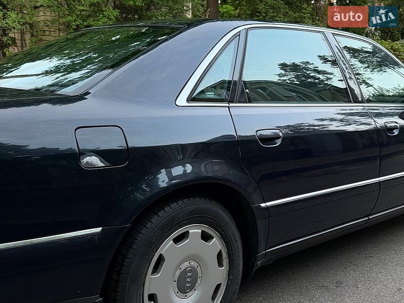 Седан Audi A8 2001 в Киеве