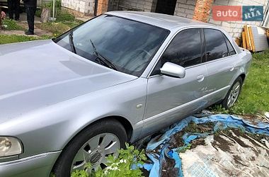 Audi A8  1999