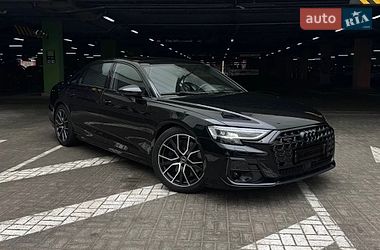 Audi A8  2021