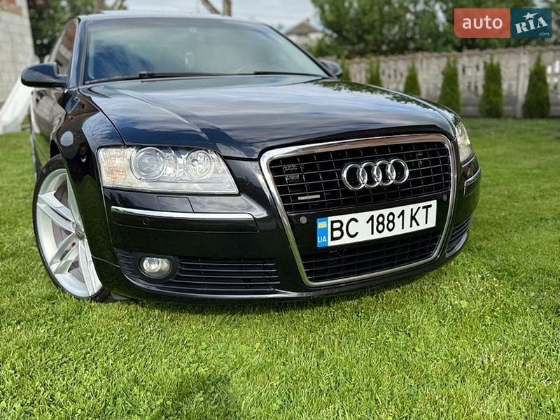 Седан Audi A8 2006 в Жовкві