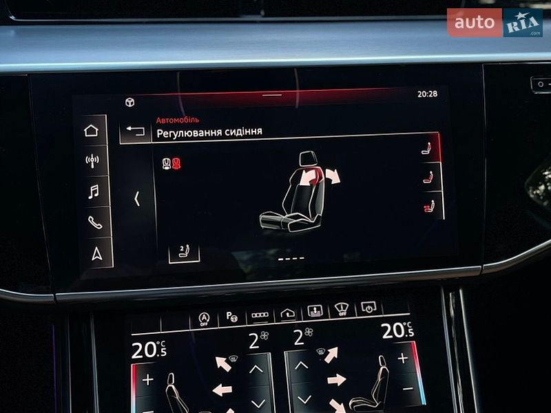 Седан Audi A8 2023 в Львове