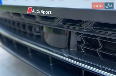 Седан Audi A8 2023 в Львове