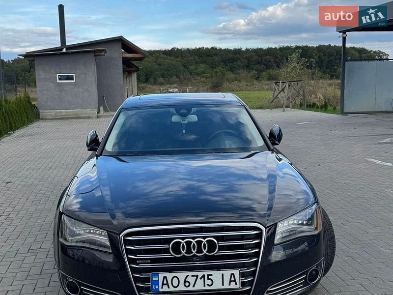 Седан Audi A8 2013 в Вышкове Седан Audi A8 2013 в Вышкове