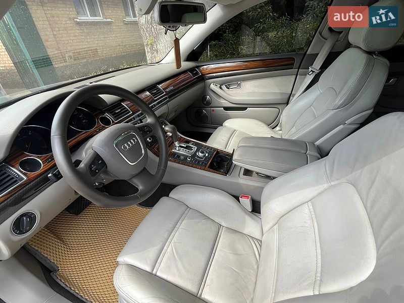 Седан Audi A8 2004 в Кропивницком