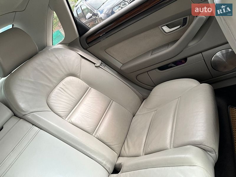Седан Audi A8 2004 в Кропивницком