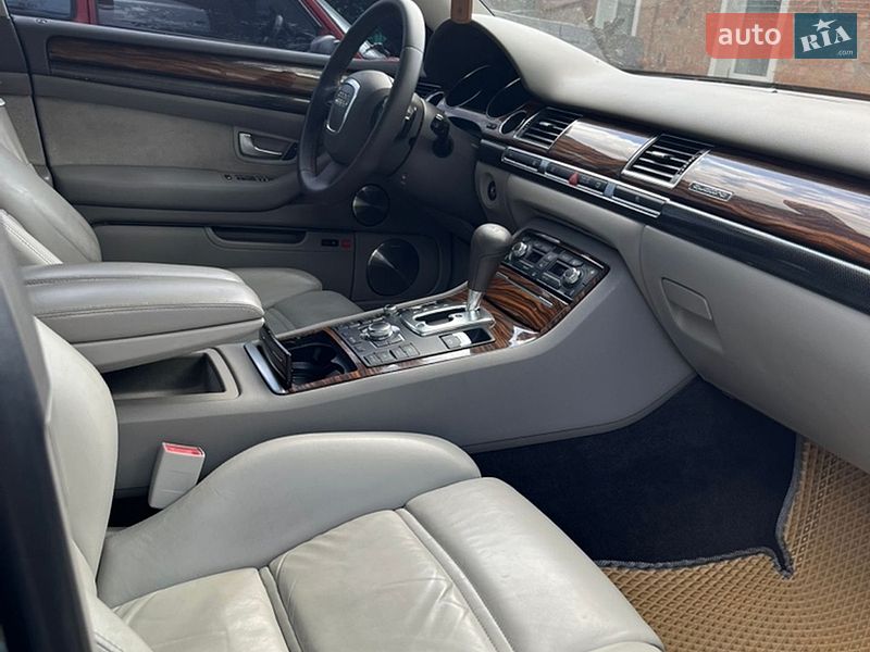 Седан Audi A8 2004 в Кропивницком