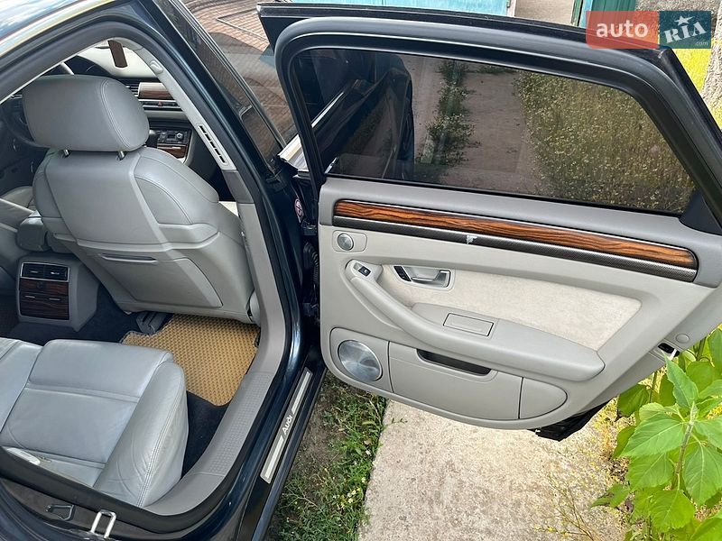 Седан Audi A8 2004 в Кропивницком