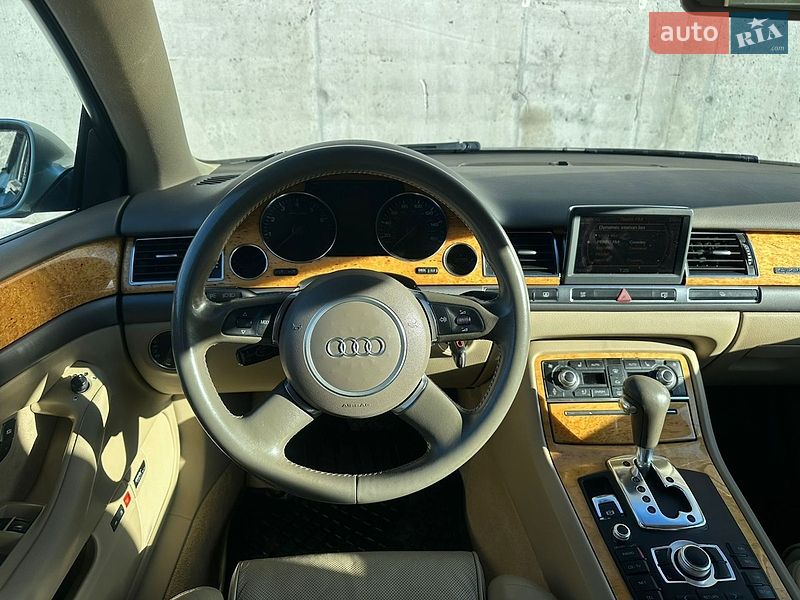 Седан Audi A8 2003 в Києві