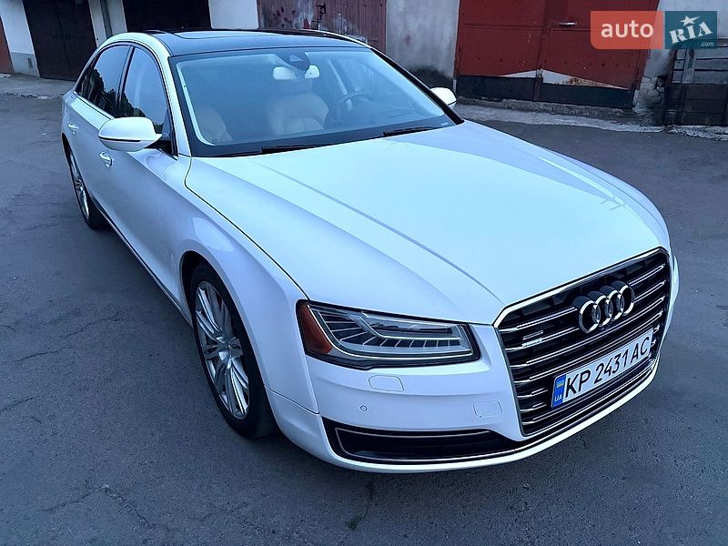 Седан Audi A8 2015 в Львове