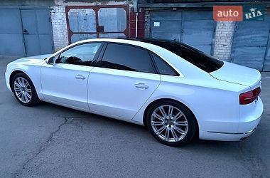 Седан Audi A8 2015 в Львове