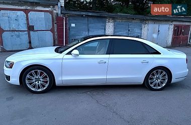Седан Audi A8 2015 в Львове