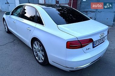 Седан Audi A8 2015 в Львове