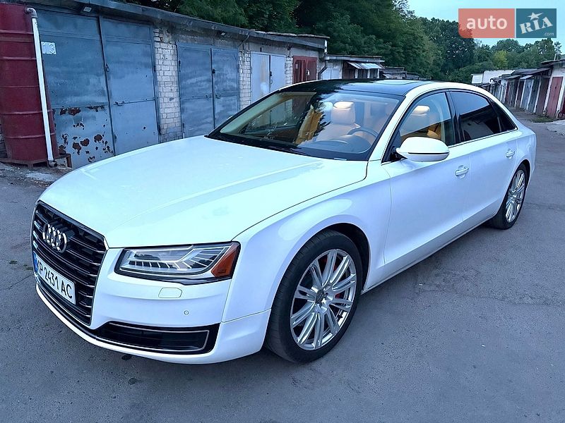 Седан Audi A8 2015 в Львове