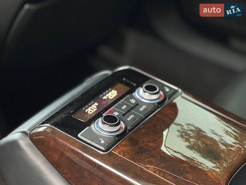 Седан Audi A8 2016 в Кропивницькому