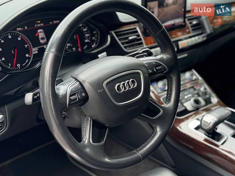 Седан Audi A8 2016 в Кропивницькому