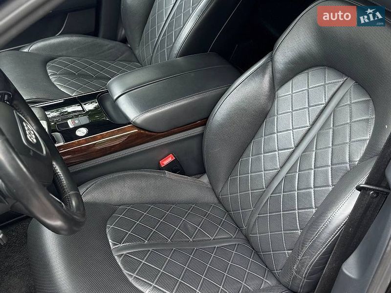 Седан Audi A8 2016 в Кропивницькому