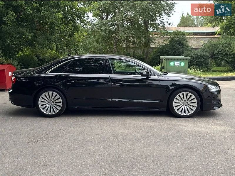 Седан Audi A8 2016 в Кропивницькому
