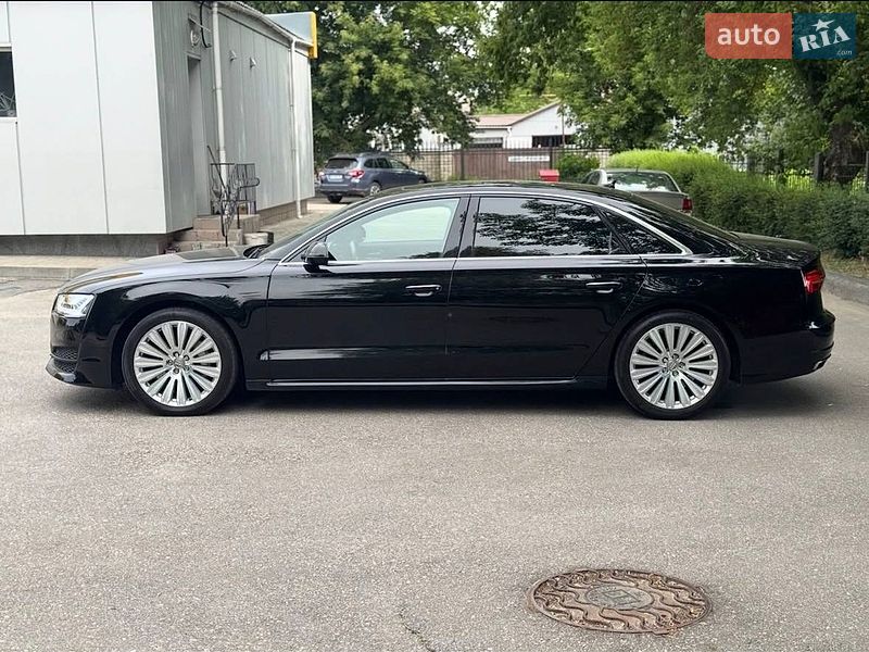 Седан Audi A8 2016 в Кропивницькому