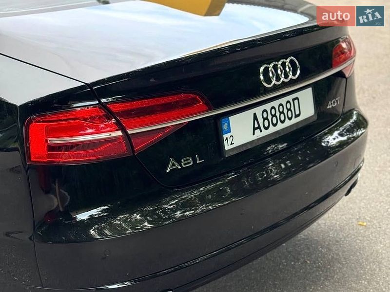 Седан Audi A8 2016 в Кропивницькому