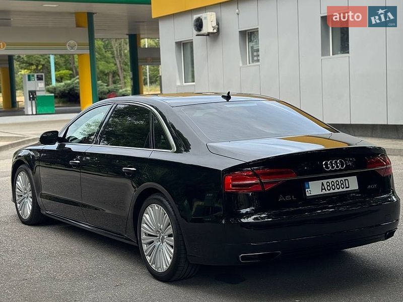 Седан Audi A8 2016 в Кропивницькому
