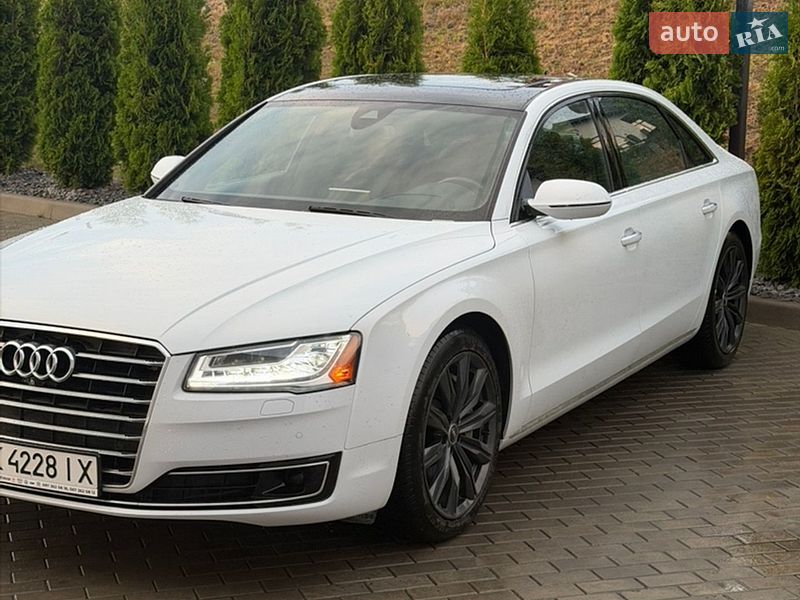 Седан Audi A8 2015 в Рівному